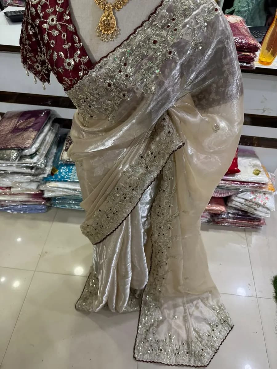 Viral Saree with Readymade Blouse 
